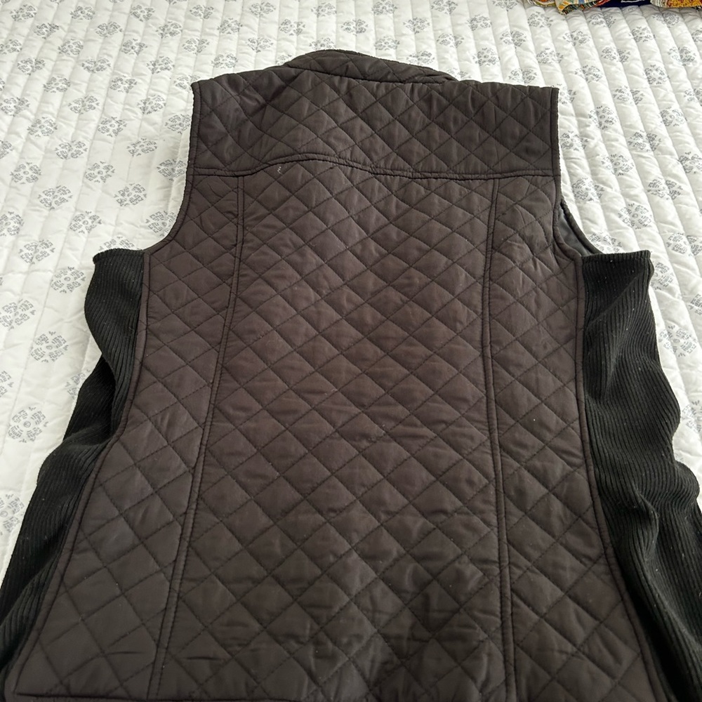 Black light weight vest